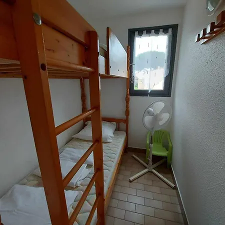 Lumineux Avec Piscine, Parking Et Loggia Au Grau D'agde - Fr-1-423-310 * Le Grau-d'Agde