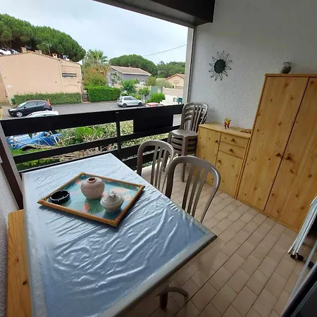 Lumineux Avec Piscine, Parking Et Loggia Au Grau D'agde - Fr-1-423-310 *